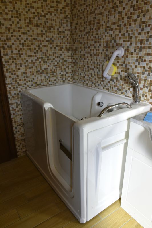 Walk-in Tub with Safety Features